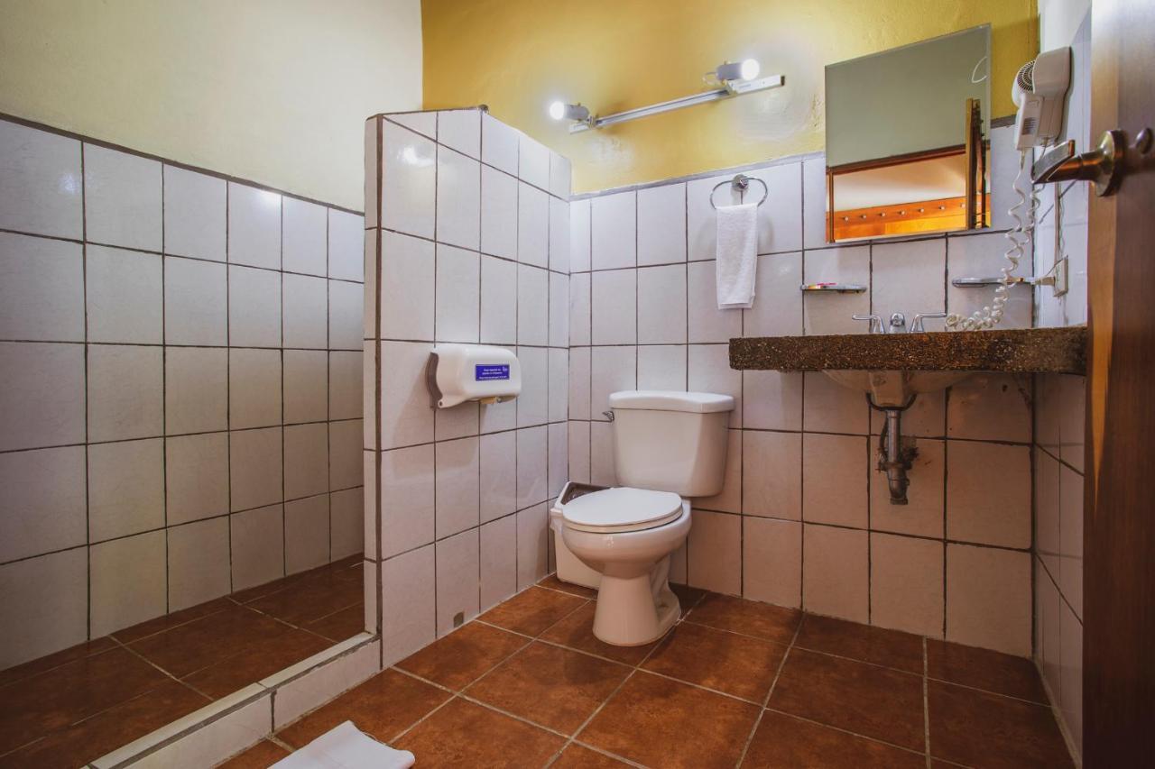 Hotel La Hacienda Quesada  ภายนอก รูปภาพ