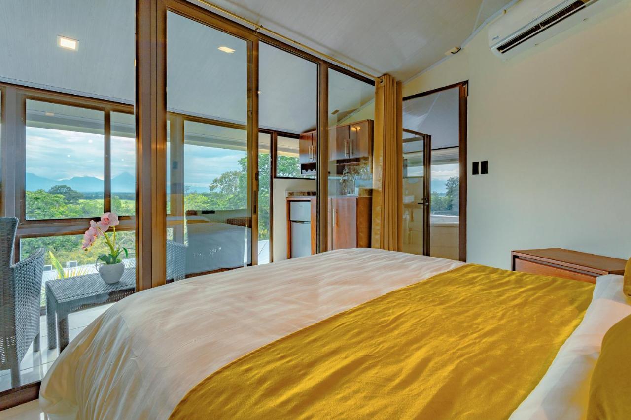 Hotel La Hacienda Quesada  ภายนอก รูปภาพ