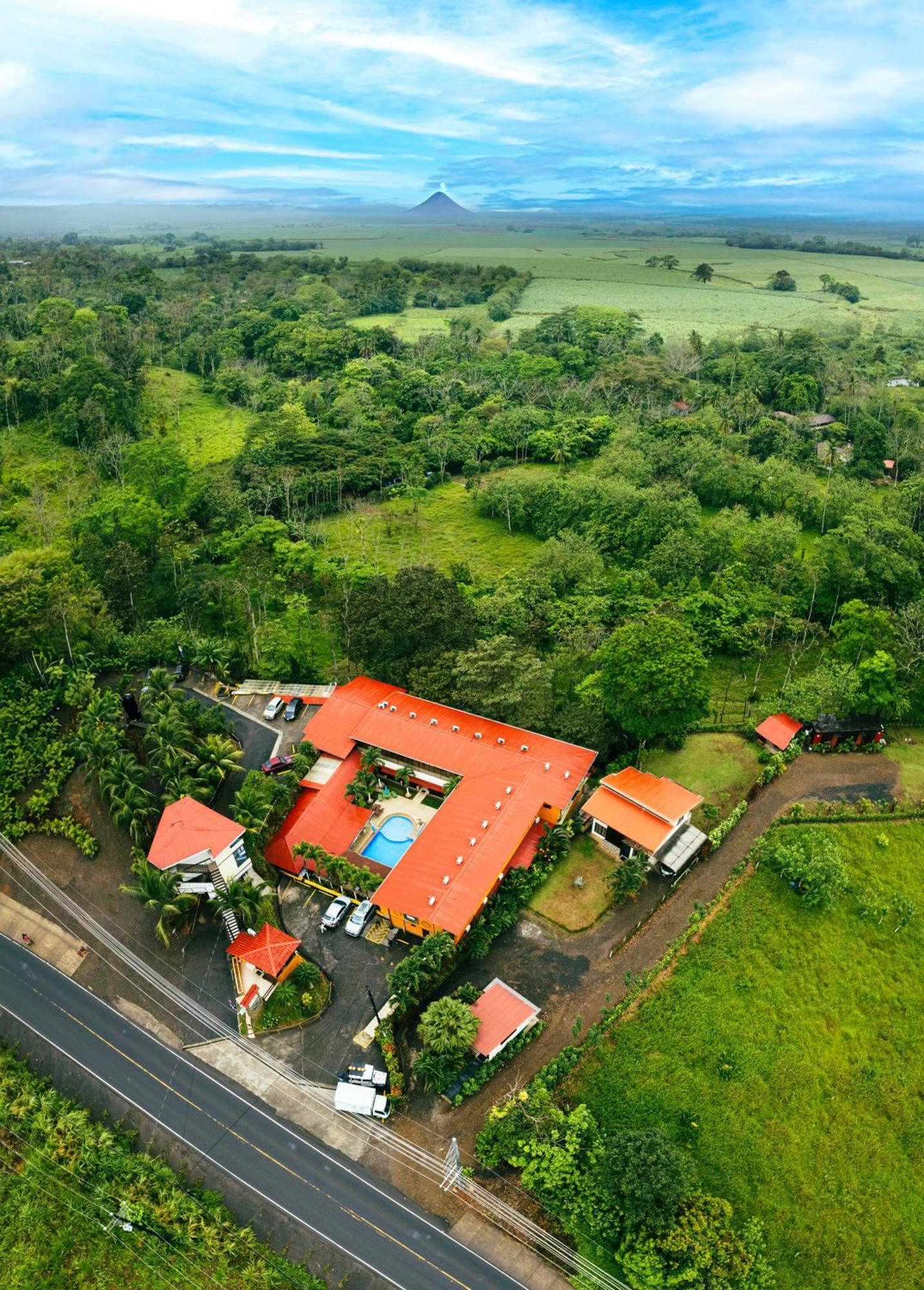 Hotel La Hacienda Quesada  ภายนอก รูปภาพ