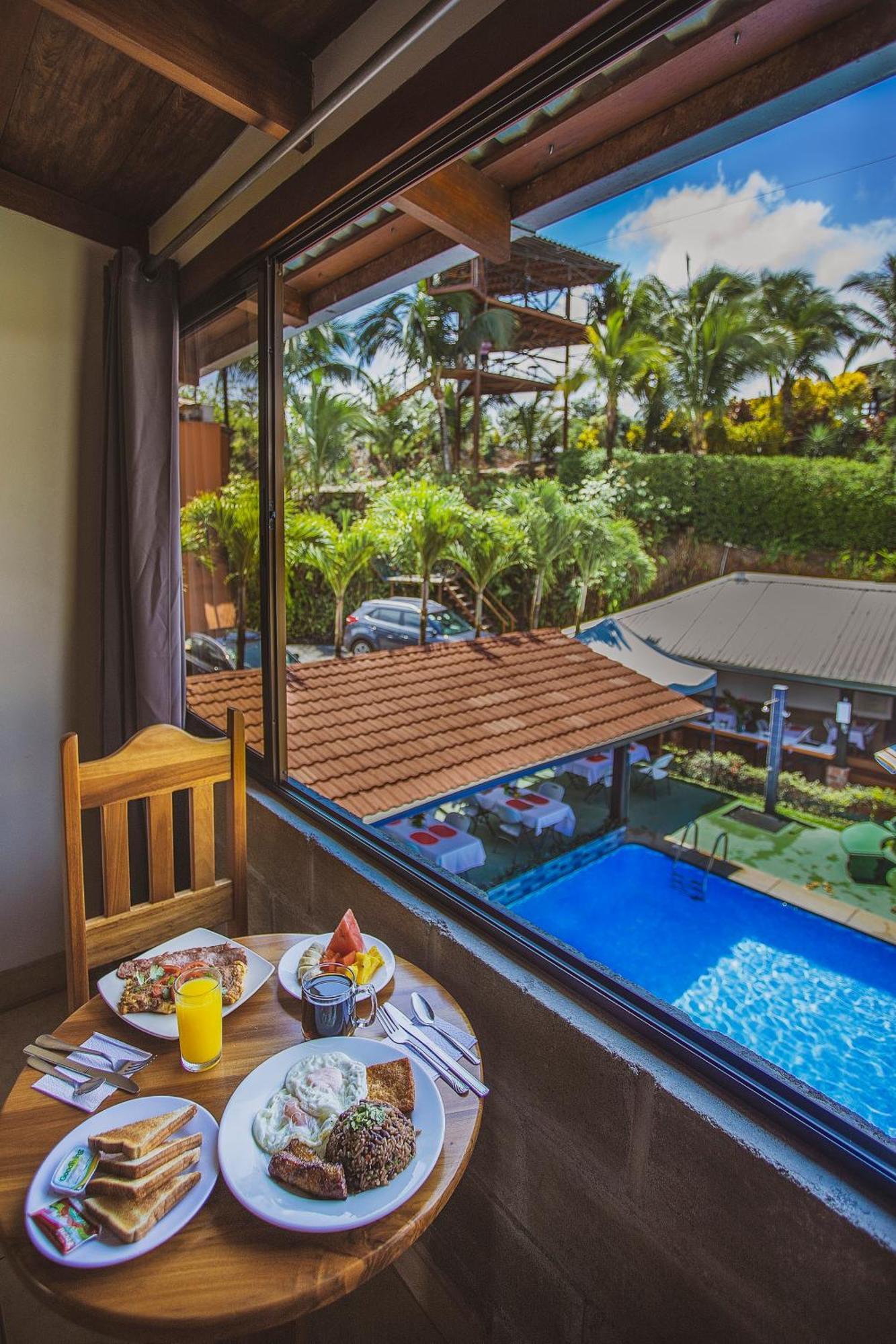 Hotel La Hacienda Quesada  ภายนอก รูปภาพ